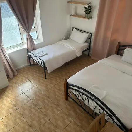 Homestay Tran London Exterior photo